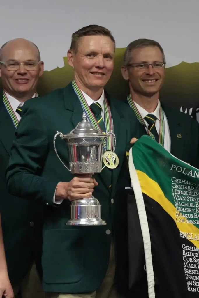 Gerhard Genade winner 2023 holding trophy